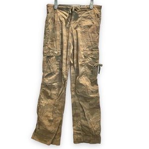 Old Navy camo stretch cargo pants with lace details, size 4